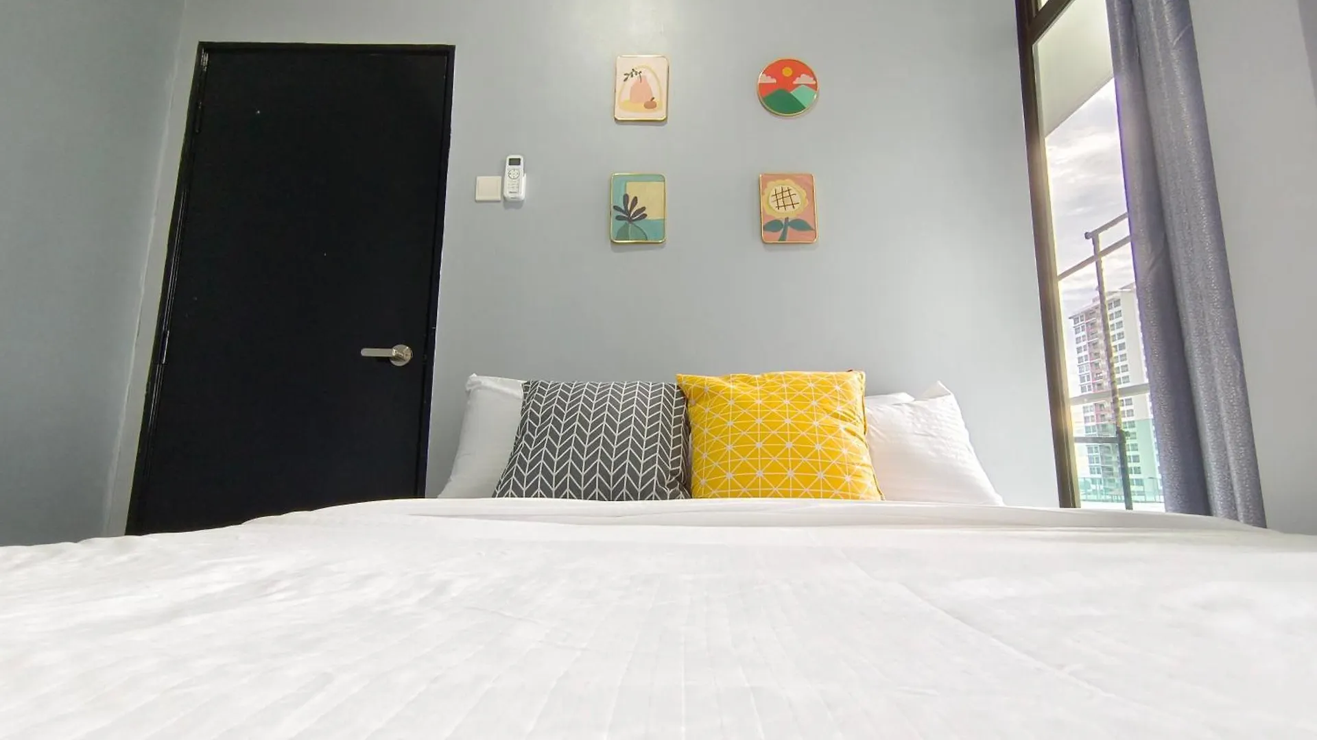 -Lake View- Mount Austin Ikea Toppen 10 Mins - B187 Johor Bahru 0*,